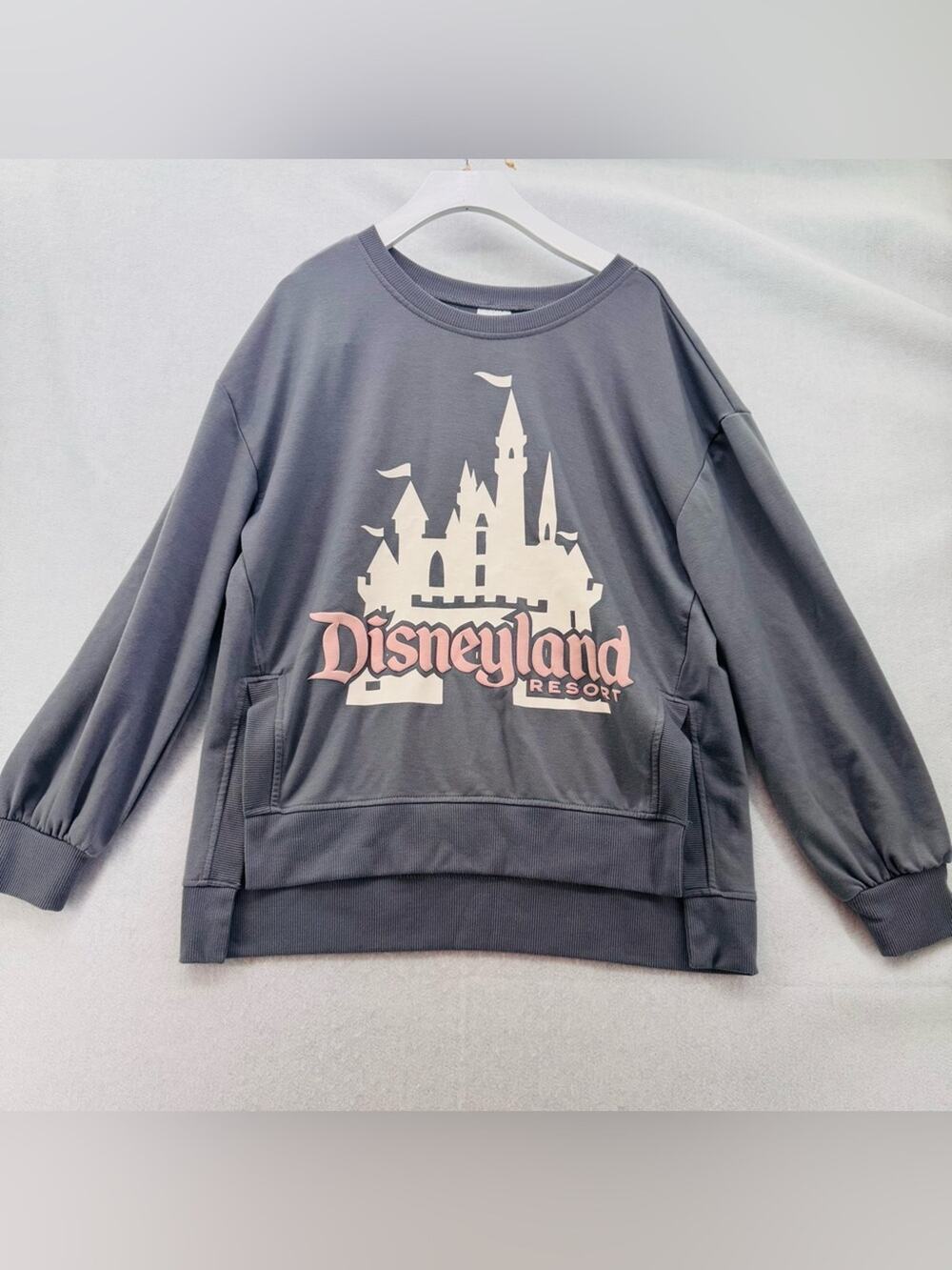 EUC Disneyland Resort 3/4 Sleeve Lightweight Crewneck Pullover Grey size Medium